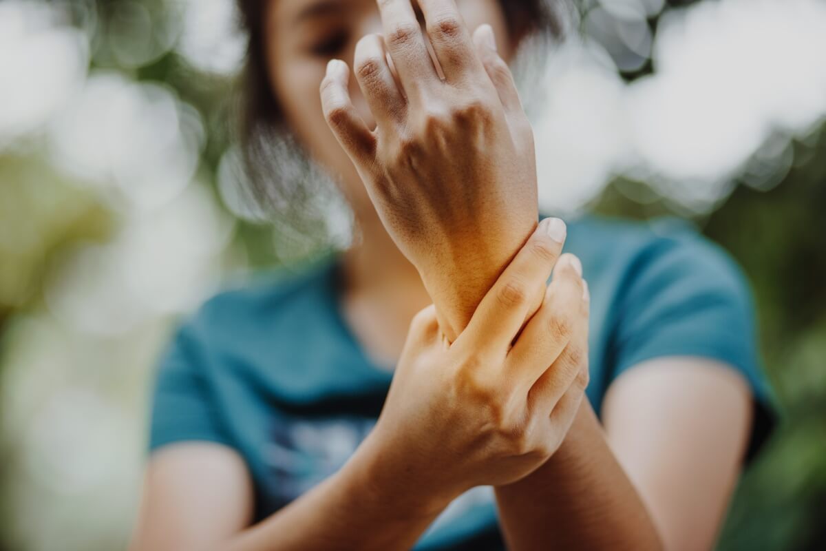 Managing the symptoms of arthritis—both physical and mental.